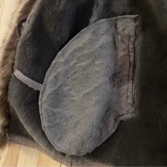 Vintage 1970s Luxurious Lanvin Deep Taupe Fur Collar Suede Coat - Size 14 - Picture 9 of 16